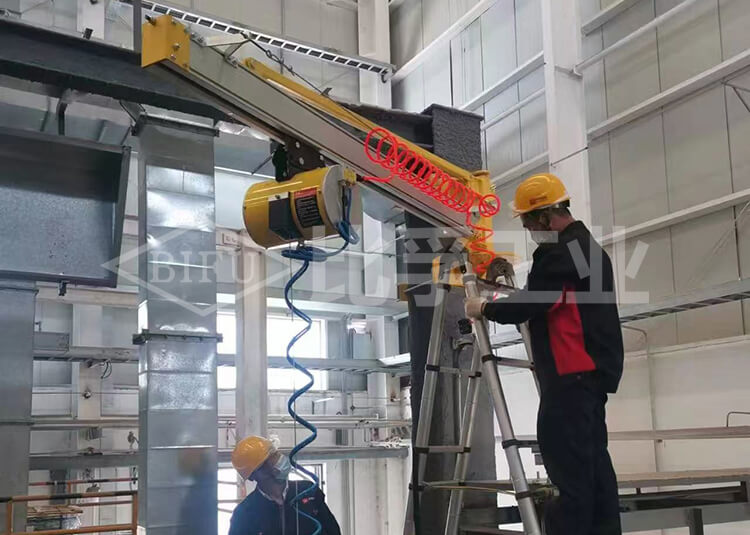 特殊金屬材料氣動(dòng)平衡吊案例