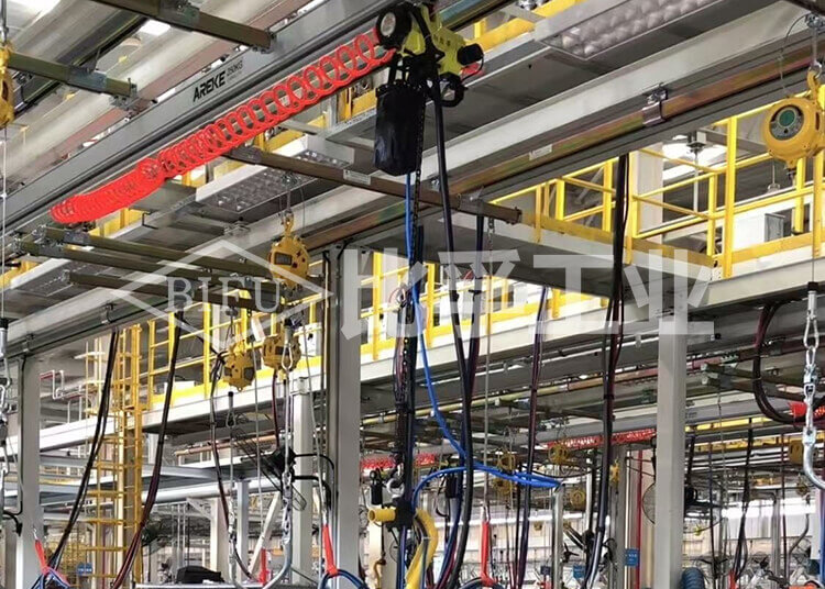 汽車(chē)主機(jī)廠安裝線氣動(dòng)葫蘆案例