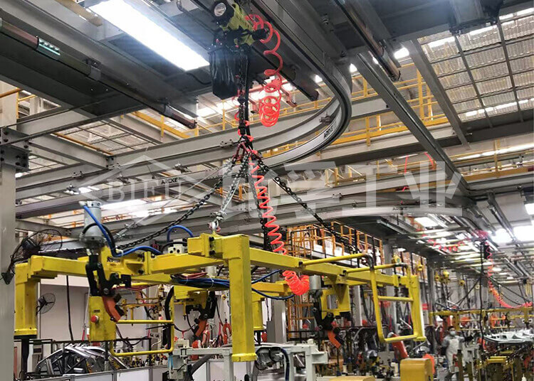 汽車(chē)主機(jī)廠氣動(dòng)葫蘆案例