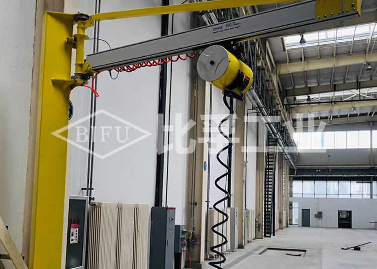 重型機(jī)械氣動(dòng)平衡吊配懸臂吊案例