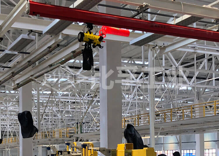 新能源汽車(chē)主機(jī)廠氣動(dòng)葫蘆案例