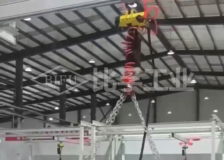 汽車(chē)零部件搬運(yùn)氣動(dòng)葫蘆案例