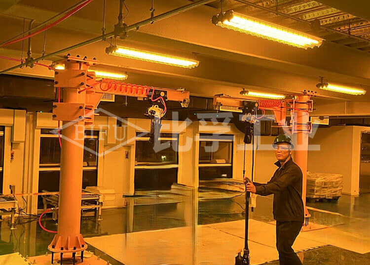 化工原材料防爆氣動(dòng)葫蘆案例