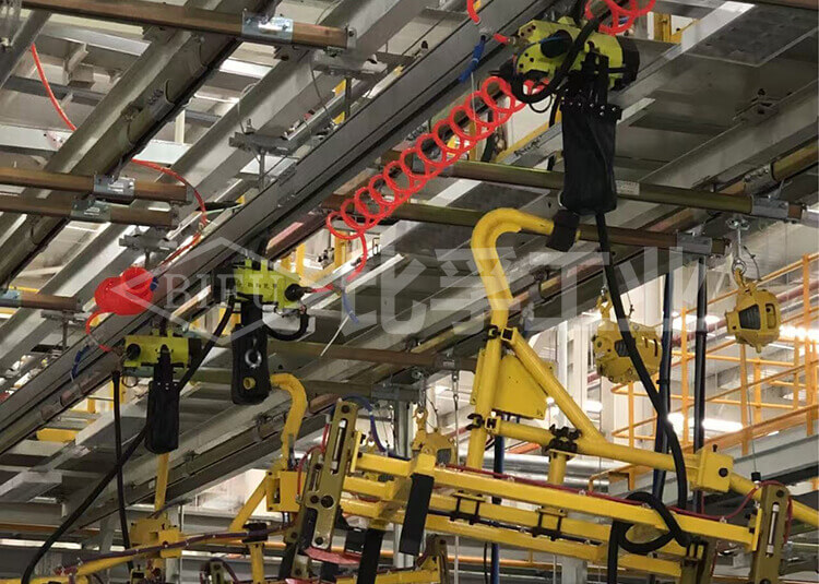 汽車(chē)主機(jī)廠裝配線氣動(dòng)葫蘆案例